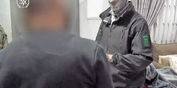 Une opération policière sous couverture conduit à l&rsquo;arrestation de 42 trafiquants d&rsquo;armes