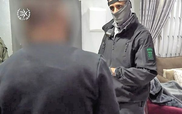 Une opération policière sous couverture conduit à l’arrestation de 42 trafiquants d’armes