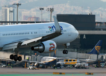 97 Français et Israéliens poursuivent Arkia en justice : « ils nous ont forcés à dormir dans le même lit que des étrangers »