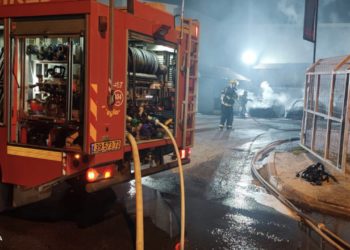 Sept véhicules ont été incendiés la nuit dernière à Kiryat Shmona