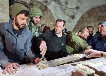 Tsahal entre en force à Sichem pour protéger la rénovation du tombeau de Joseph, dégradé par les Arabes