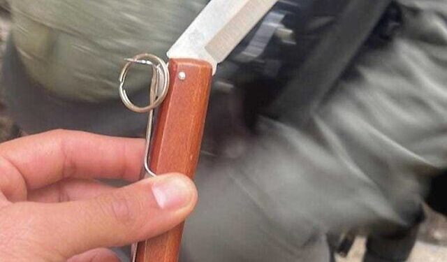 Trois Palestiniens détenus dans la vieille ville, dont l’un avait un couteau sur lui