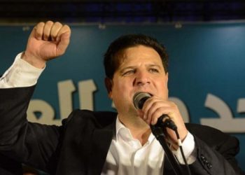 Après son appel à la révolte des policiers arabes, la police demande au procureur d’ouvrir une enquête contre Ayman Odeh