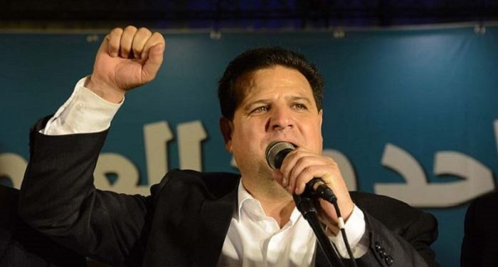 Après son appel à la révolte des policiers arabes, la police demande au procureur d’ouvrir une enquête contre Ayman Odeh