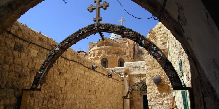 Les pèlerinages à Jérusalem reprennent : 680 Égyptiens coptes s’envolent pour Israël