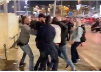 Quatre Palestiniens arrêtés dans des affrontements à la Porte de Damas lors de la première nuit tendue du Ramadan