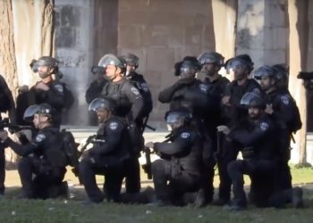 Les Arabes ont gagné : Bennett ferme le Mont du Temple aux Juifs jusqu’à la fin du Ramadan