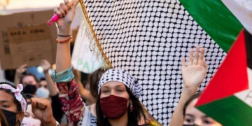 Le top model de Vogue accuse Israël de tuer les bébés palestiniens – les gauchistes de France 2, Le Monde et Libération jubilent