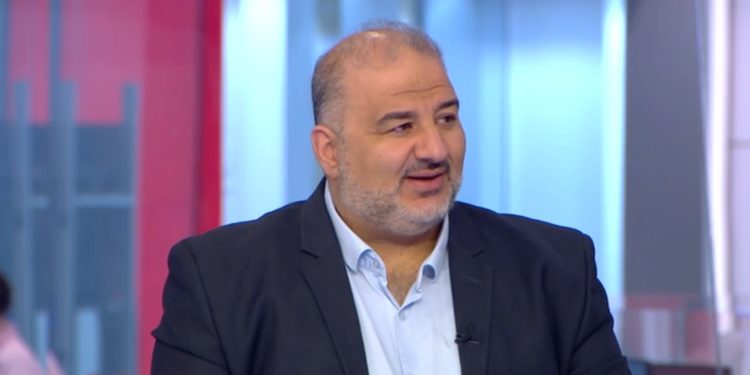 Le chef du Ra’am appelle au calme à Jérusalem et insiste sur l’engagement de son parti dans la coalition