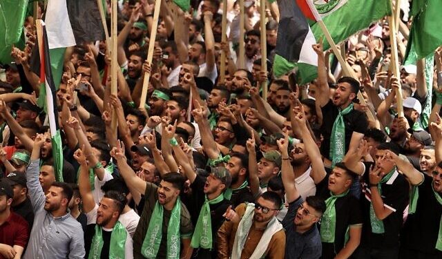 Inquiétant : Le Hamas remporte une victoire écrasante aux élections étudiantes de l’université de Birzeit