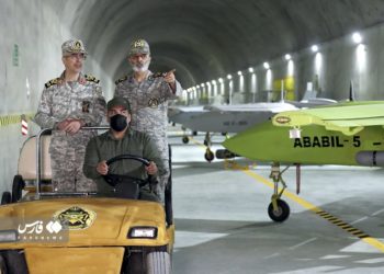 L&rsquo;armée iranienne révèle une énorme base souterraine secrète avec des drones avancés et de nouveaux missiles