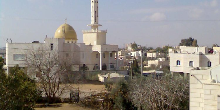 Guerre entre tribus bédouines : un adolescent blessé dans un incendie criminel