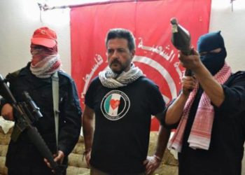 Yair Lapid interdit l&rsquo;entrée en Israël à un législateur communiste européen ayant des liens avec les terroristes de Gaza