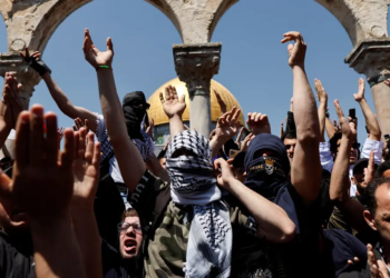 Le Hamas menace d&rsquo;attaquer des synagogues si les Israéliens effectuent un nouveau raid sur la mosquée al-Aqsa
