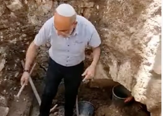 Découverte de deux anciens mikvés lors de l’excavation des fondations de l’ascenseur du Mur occidental