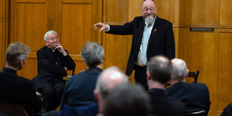 Le grand rabbin du Royaume-Uni s’insurge contre la position antisémite et anti-israélienne de l’Église méthodiste