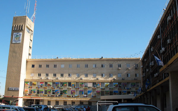 Le maire de Petah Tikva Rami Greenberg accusé de corruption et d’extorsion de fonds