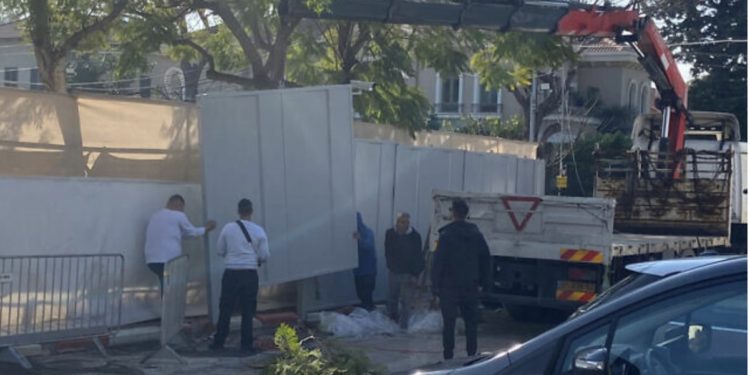 Fin du cauchemar pour les voisins de Naftali Bennett, qui récupèrent enfin leur quartier