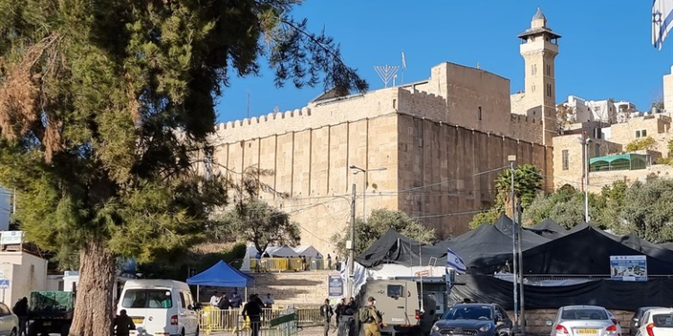 Le Hamas appelle les musulmans à se rendre sur le site d’Hébron pour empêcher la « judaïsation ».