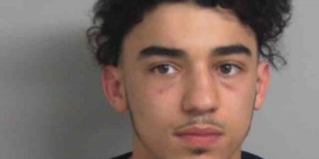 Un « jeune » qui a agressé un rabbin à coups de briques devant ses enfants, condamné à moins de 4 ans de prison