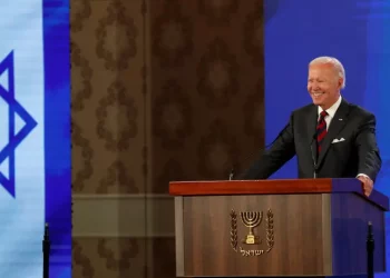 Biden se félicite du cessez-le-feu, mais il demande une enquête sur les victimes civiles