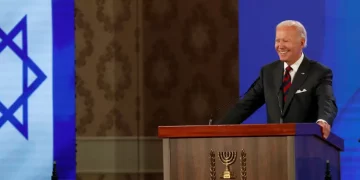 Biden se félicite du cessez-le-feu, mais il demande une enquête sur les victimes civiles