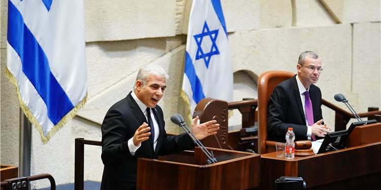 Netanyahou blâme Lapid qui blâme Netanyahou pour l’accord nucléaire iranien