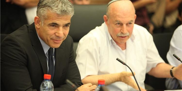 Netanyahou blâme Lapid qui blâme Netanyahou pour l’accord nucléaire iranien