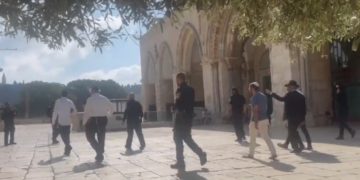 Shehab News : « des bandes de pionniers prennent d’assaut la mosquée d’Al-Aqsa » – mais leur vidéo dit tout autre chose…