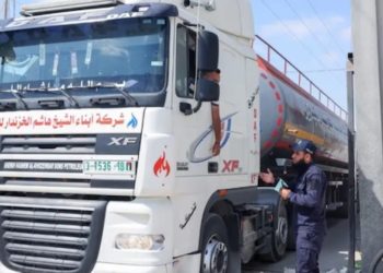 60 camions entrent à Gaza après la réouverture du point de passage israélien, et les médias parlent de « blocus »