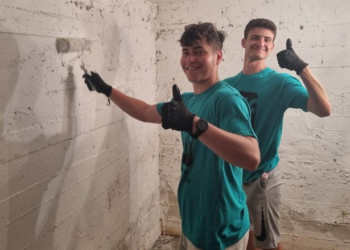 Des habitants du sud se sont réfugiés dans des abris rénovés par des volontaires britanniques