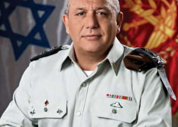 Élections : Gadi Eisenkot et Matan Kahana rejoignent Benny Gantz