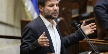 Le sionisme religieux à Ayelet Shaked : « sois responsable, protège le bloc de droite »