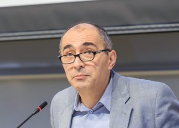 Une association d&rsquo;universitaires américains (donc de gauche) soutient une thèse complotiste accusant Israël de l&rsquo;attaque contre Salman Rushdie