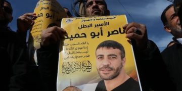 Scandaleux : un terroriste au sang de 7 Juifs sur les mains, condamné à 7 peines de prison à perpétuité, va être libéré par « compassion »