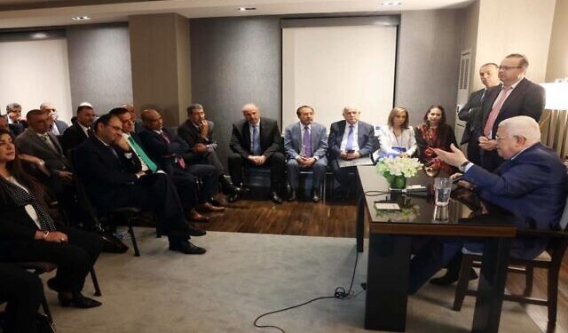 J’ai dit à Blinken : « Petit garçon, ne fais pas ça », a raconté Abbas à des Américains d’origine arabe