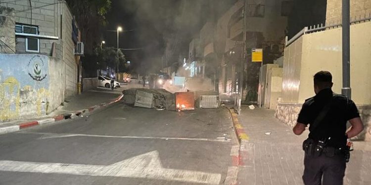 Violents affrontements à Jérusalem : 16 Arabes appréhendés, la police se prépare à d’autres arrestations