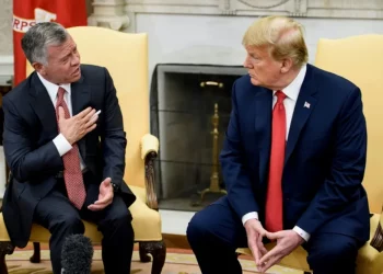 Un livre de journalistes qui haïssent et mentent tout le temps sur Trump, prétend qu&rsquo;il a offert la Judée Samarie à la Jordanie !