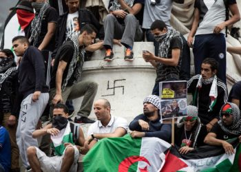 Un rabbin agressé à Berlin demande aux autorités allemandes d’expulser les migrants antisémites