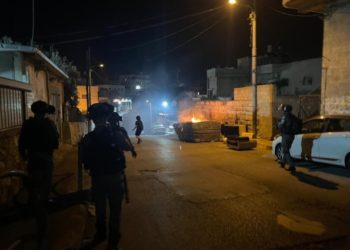 Deux officiers de Tsahal blessés après que des bombes artisanales aient été lancées sur eux à Issawiya