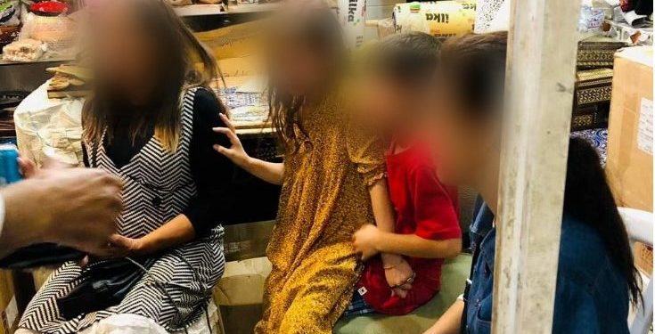 Apartheid anti-juif : Des femmes et des filles juives sauvées d’une foule arabe à Sichem (Naplouse)