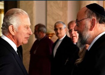 Le roi Charles a invité chez lui le grand rabbin Ephraim Mirvis la veille du couronnement, parce que ce sera un shabbat, et qu’il n’aurait pu venir