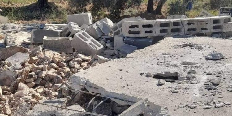 Israël démolit trois entrepôts agricoles arabes construits illégalement à Kafr El Deek