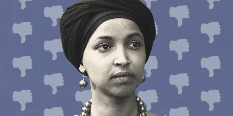 S’adressant aux Républicains juifs, Kevin McCarthy promet d’expulser Ilhan Omar de la commission des Affaires étrangères de la Chambre