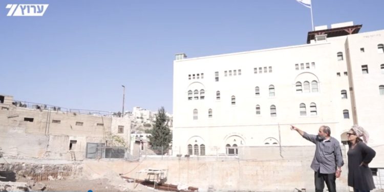 Après de nombreuses années, enfin un immeuble juif se construit à Hébron