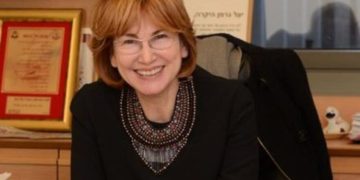 Excellente nouvelle ! L’ambassadrice d’Israël en France, d’extrême gauche, démissionne en signe de protestation