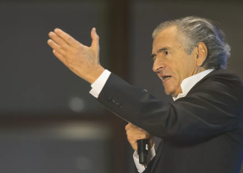 L&rsquo;Iran aurait tenté de faire assassiner Bernard-Henri Lévy par un dealer de drogue, selon le Washington Post