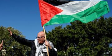 Drapeau palestinien, « intransigeance » israélienne : que cache la croisade du Monde contre l’Etat juif ?