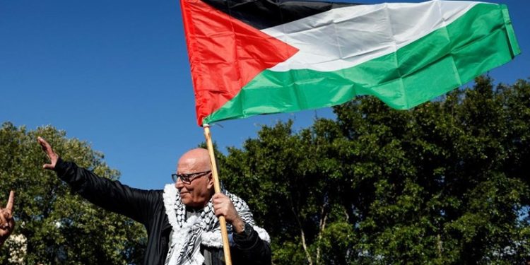 Drapeau palestinien, « intransigeance » israélienne : que cache la croisade du Monde contre l’Etat juif ?