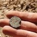 Des archéologues découvrent une pièce de monnaie hébraïque datant de la rébellion juive contre Rome